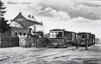Paliseul-gare- train et tram vapeur.jpg
